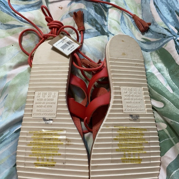 New summer sandals.   Never worn - Picture 2 of 5